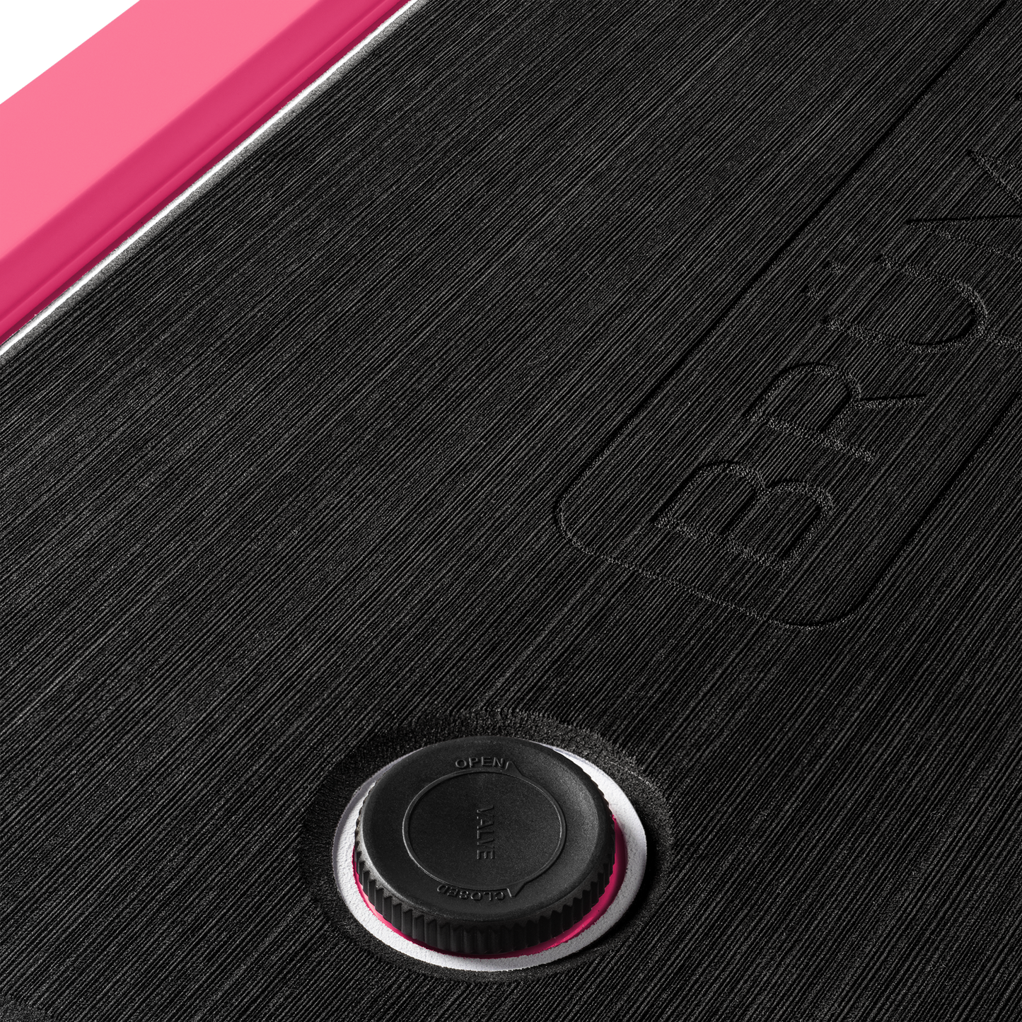 brutank-c3 brutank-55qt-neonpink-vent.png